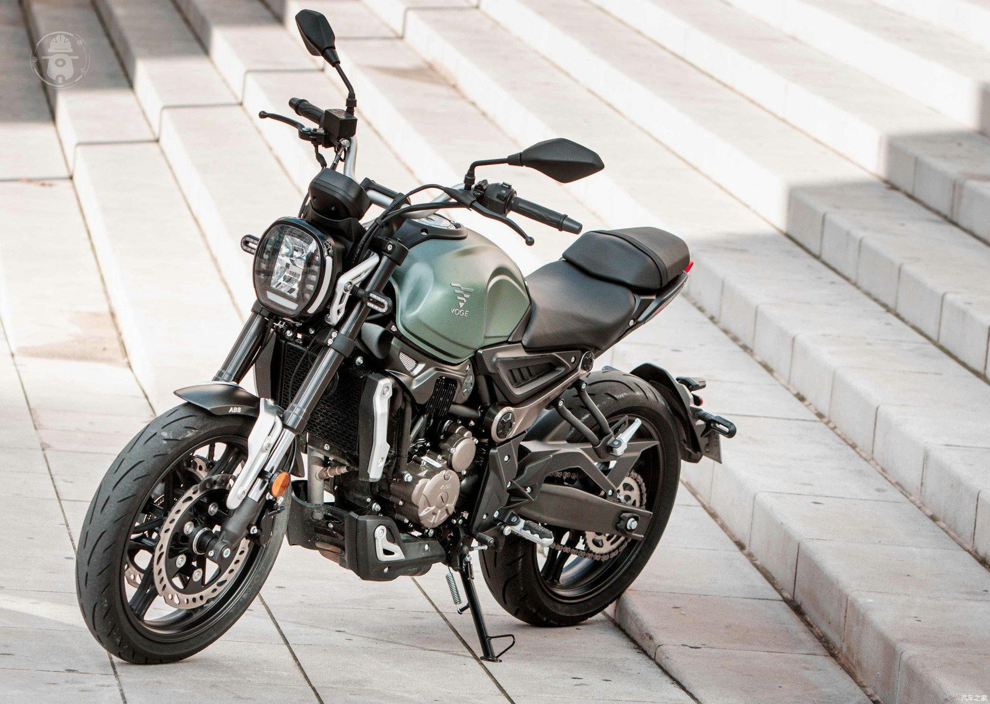 高级感营造到位同级质感最佳运动复古摩托无极300ac测评