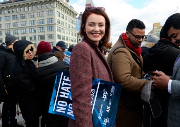 性侵丑闻缠身瞒报疫情纽约网红抗疫州长大翻车