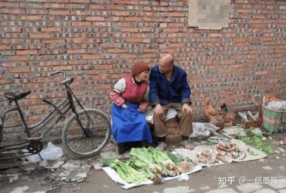 在自己眼中,兩個孩子就是自己現在的全部,她寧願自己累死餓死,也不願