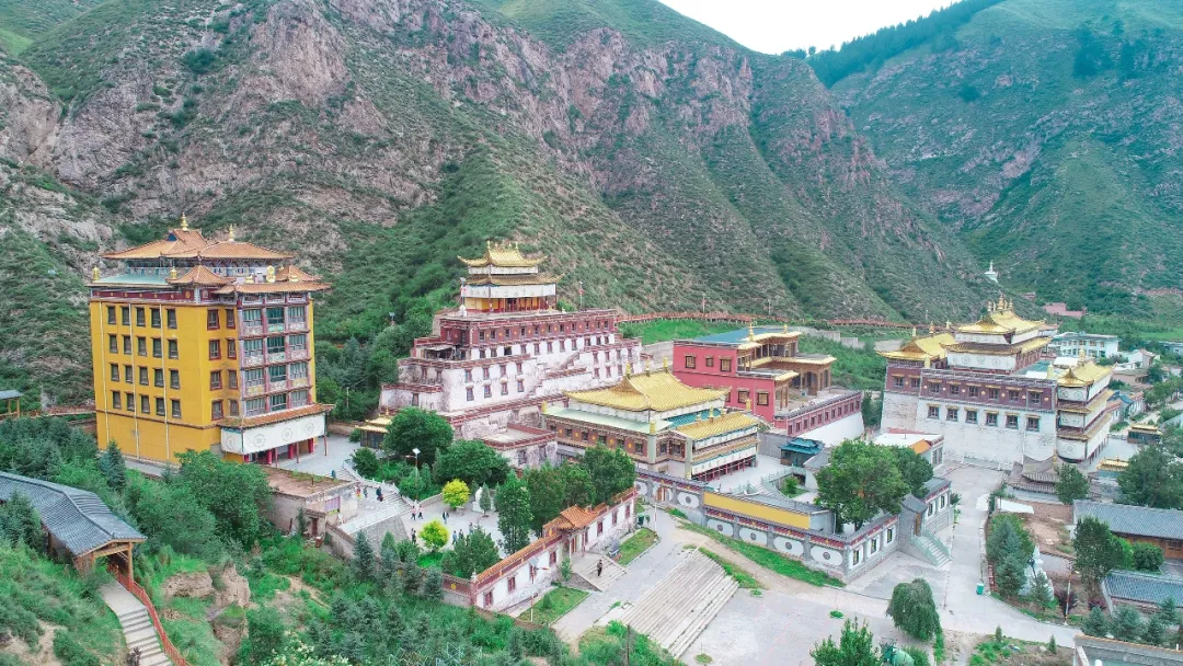 天堂寺在青春最好的时候全力拼搏也要在最好的夏天fun肆嗨耍毕业季来