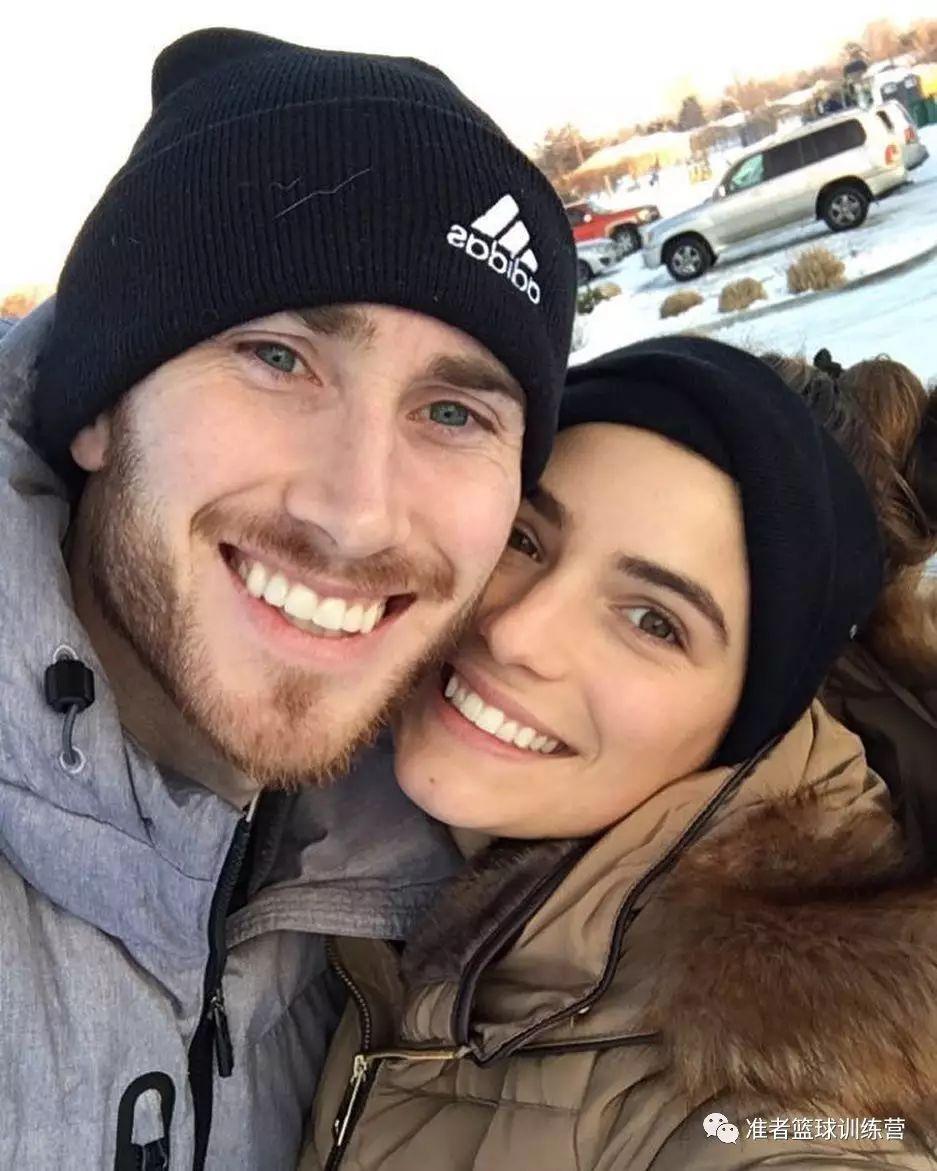 海沃德的老婆都美成这样了我要是他体力估计只够打替补