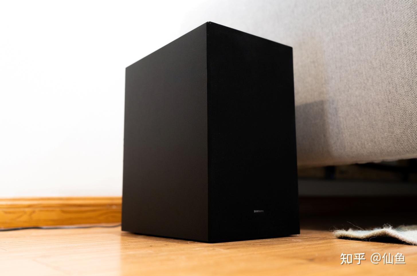 q700a的网面形状与q9500s后环绕比较接近,而q600b采用b系列家族设计