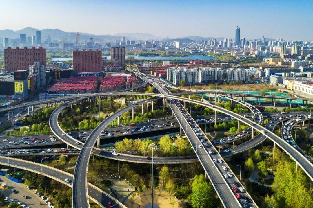 济南的这些立交桥灯亮起的时候比许幻山的烟花美100倍