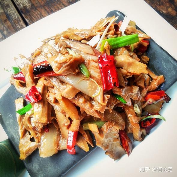 玉山县美食有三清山有机笋干,芋头饺,双黄蛋(风味咸鸭蛋),三清山腊鸭