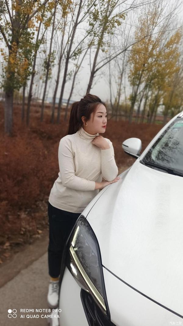 大片来袭女同事当车模