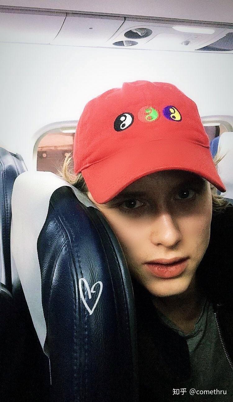 想要北欧小哥哥henrikholm高清大图