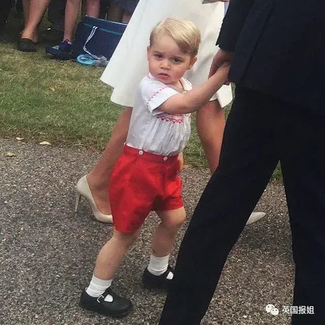 乔治小王子变脸表情笑翻全网!小小年纪就感受到了人生残酷!