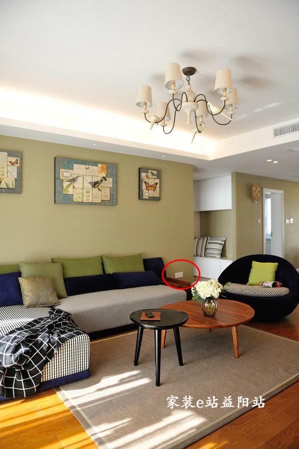 3,沙发两侧的电源插座  如果已经确定好了沙发的宽度,就可以在沙发的