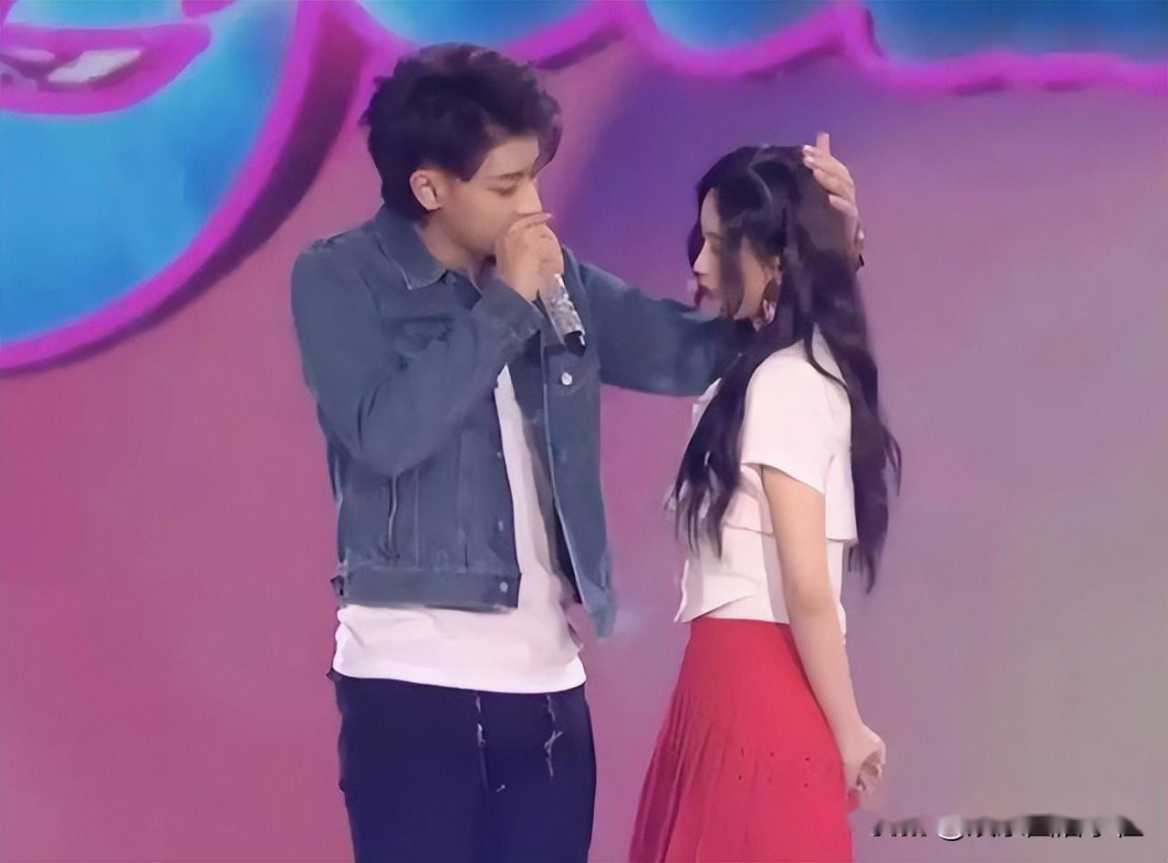 黄子韬徐艺洋恋情疑似曝光粉丝买单甜蜜cp组合