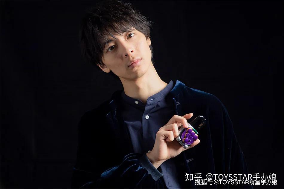 假面骑士铠武主演回归后同框高杉真宙透露当年拍摄小情报