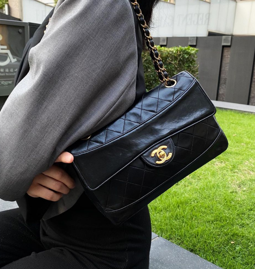 chanel 黑金牛戴妃中号.