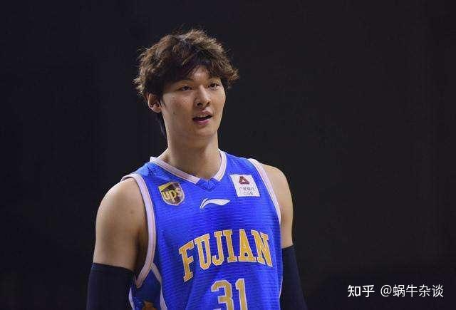 王哲林袜子门事件是什么情况他为何会因一双袜子被禁赛