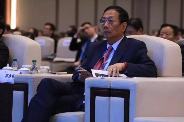 候选名单来看,包括郭台铭,鸿海副总裁吕芳铭,鸿腾精密董事长卢松青