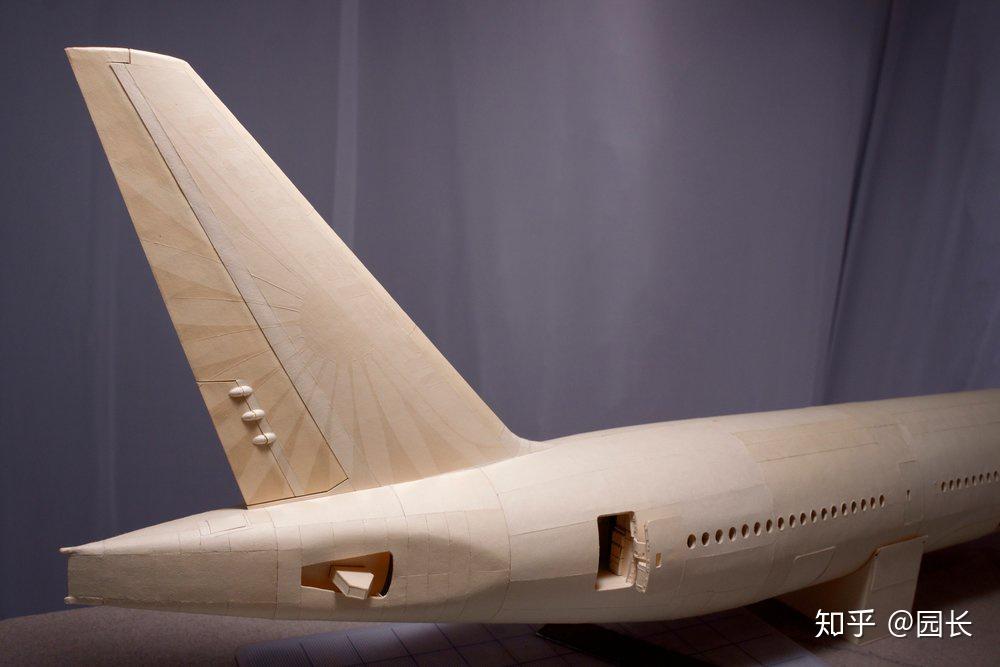 用硬纸板制作一台超仿真波音777客机