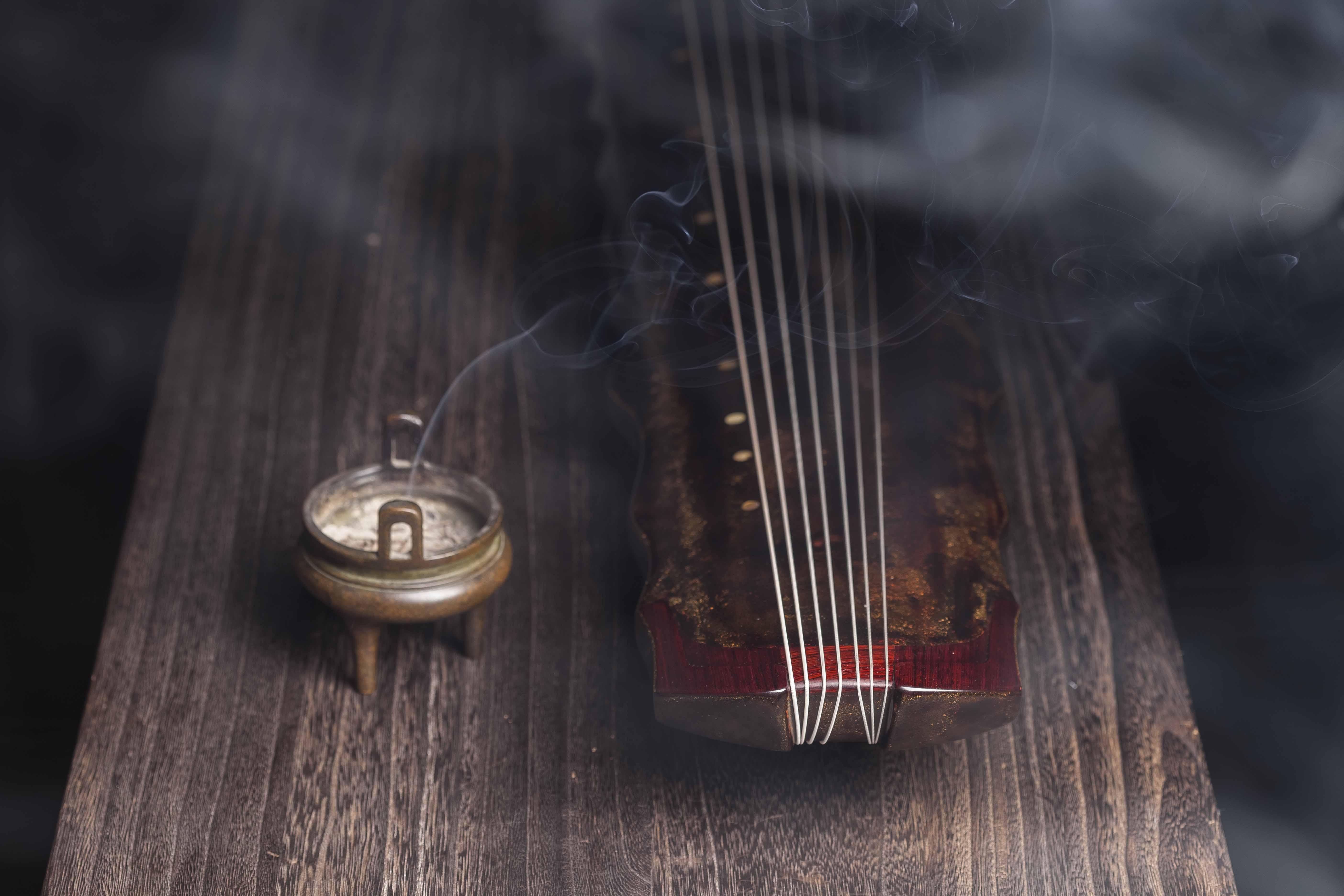 琴曲《关山月》为本世纪梅庵琴派著名代表曲目之一.