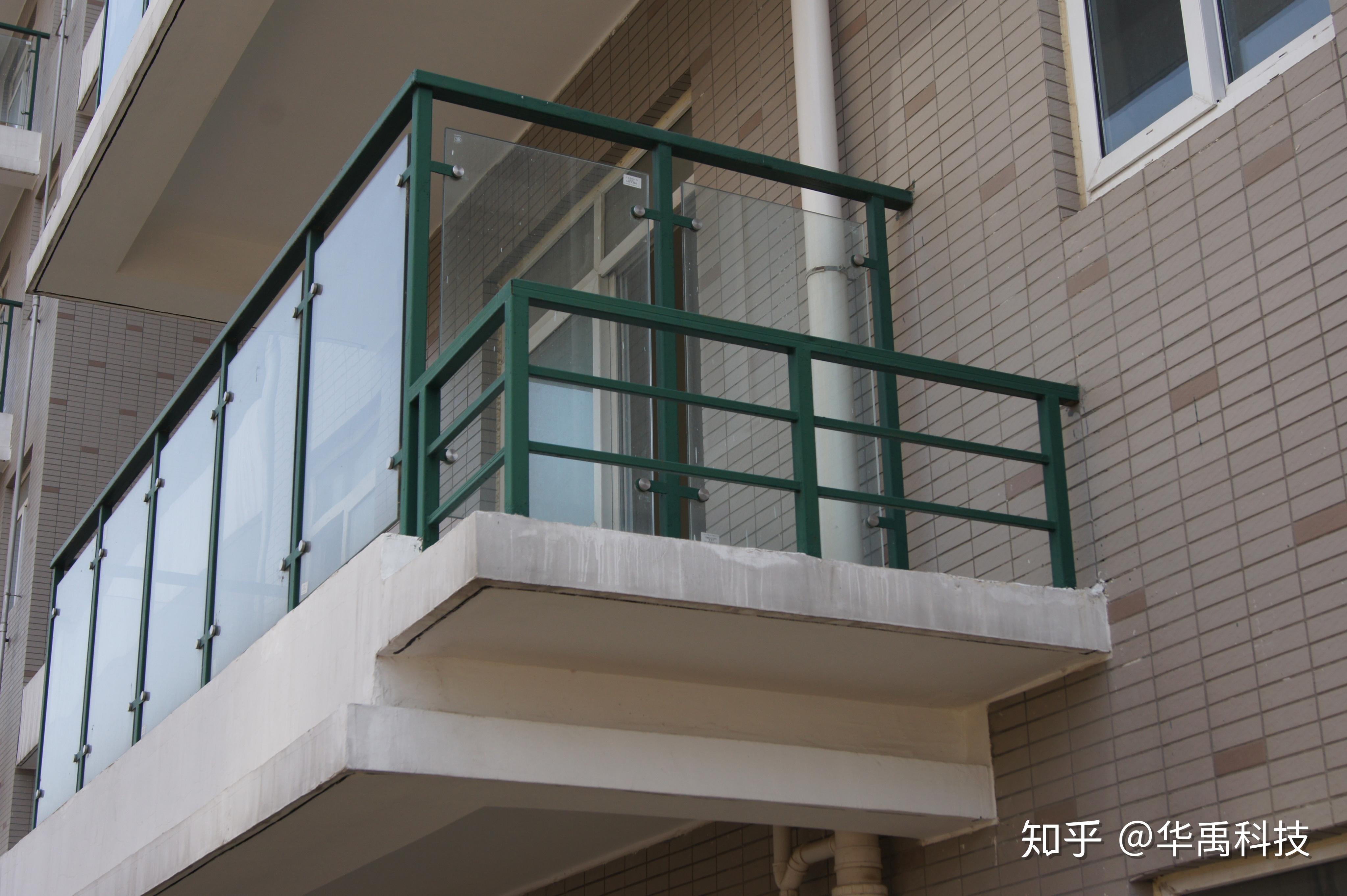 住宅阳台玻璃栏板图片