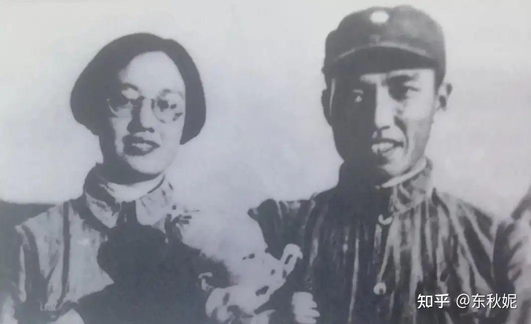 这张唯一的全家福中,左权怀抱着女儿,身边坐着妻子,开怀而笑! - 知乎