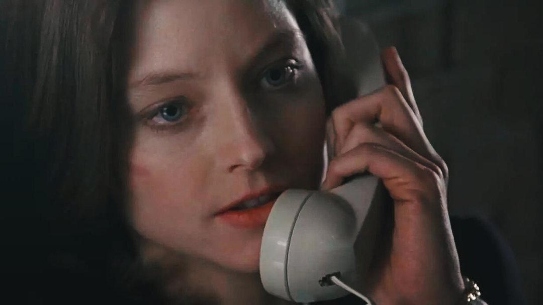 《沉默的羔羊》结尾处,史达琳(朱迪·福斯特饰)从无聊透顶的庆功宴上