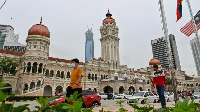 马来西亚疫情 | 今日1594例!隆雪区行管令再延长,马来亚大学将举行医