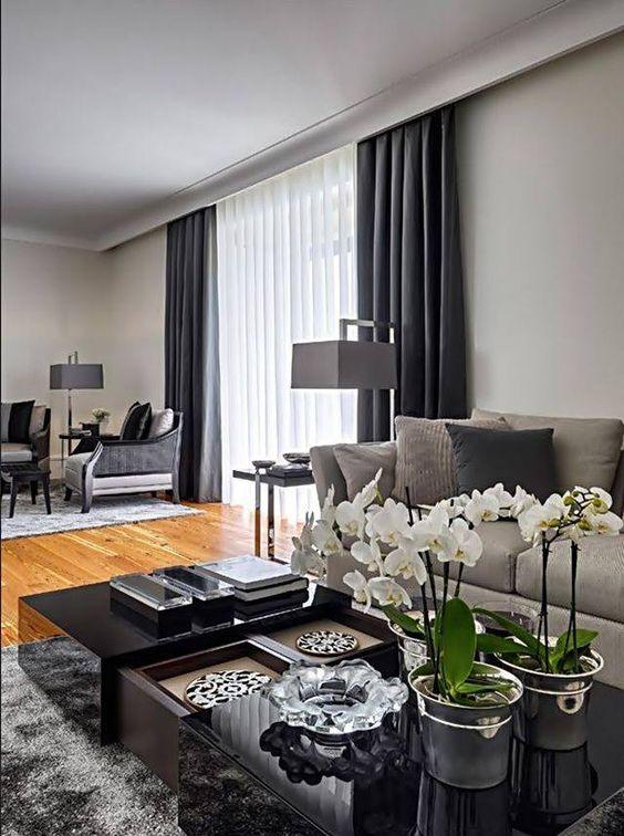 局部吊顶后用石膏线弱化窗帘盒的存在