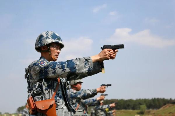 随机教育备课制作心战传单,作战标图等内容 比武结束后该旅利用比武