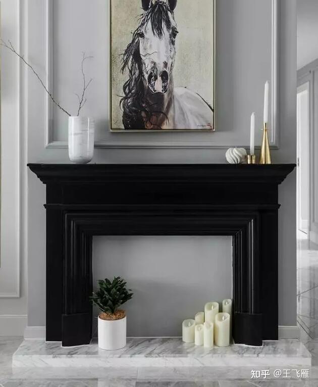 玄关步入玄关,墙面运用灰色的乳胶漆调配同色系石膏线,既坚持了视觉