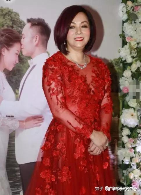 而在经历大风大浪后还能活得如此潇洒的,只能说毛玉萍这个名媛不是