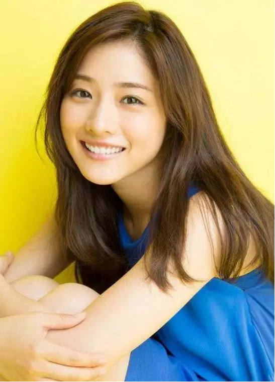 拍照如何笑起来好看自然上镜 v2-dff59e5086566331c55d2a482ded5057_r.jpg