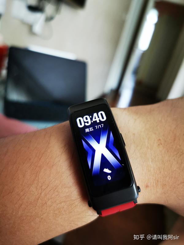 如何评价7月30日发布的华为手环b6?有哪些亮点和不足?