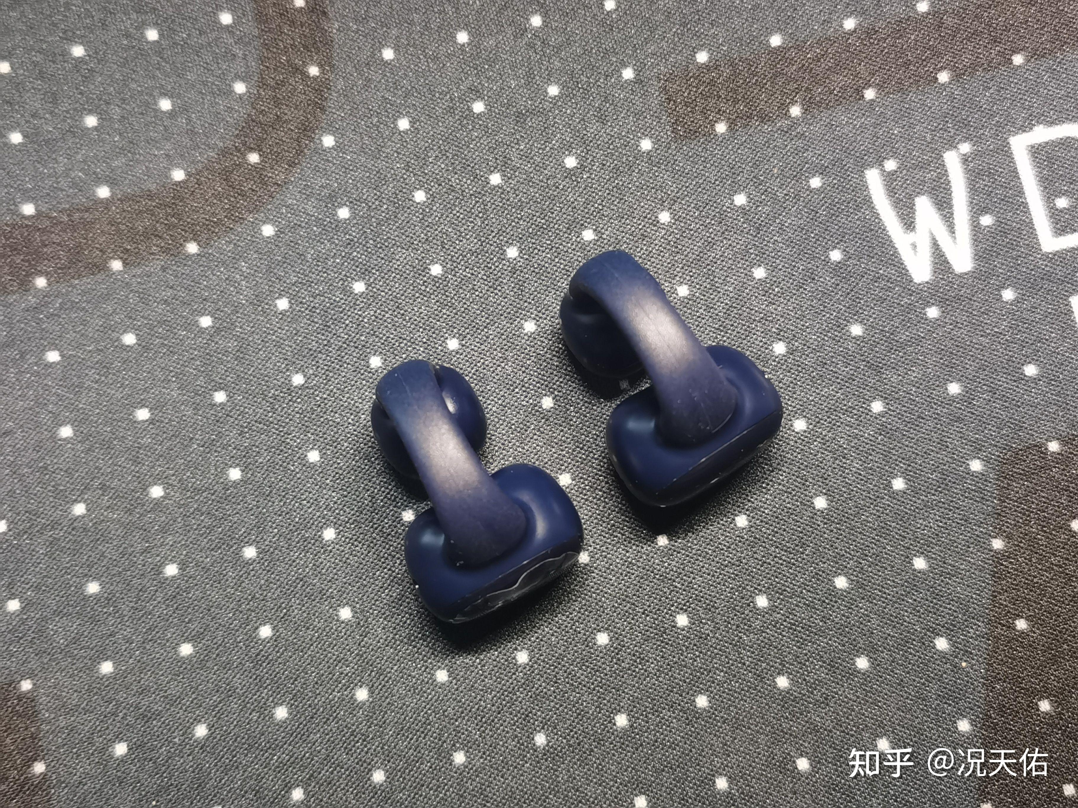 sanag s5 pro智慧屏耳夹耳机采用了米色与白色相结合的纸盒包装,盒子