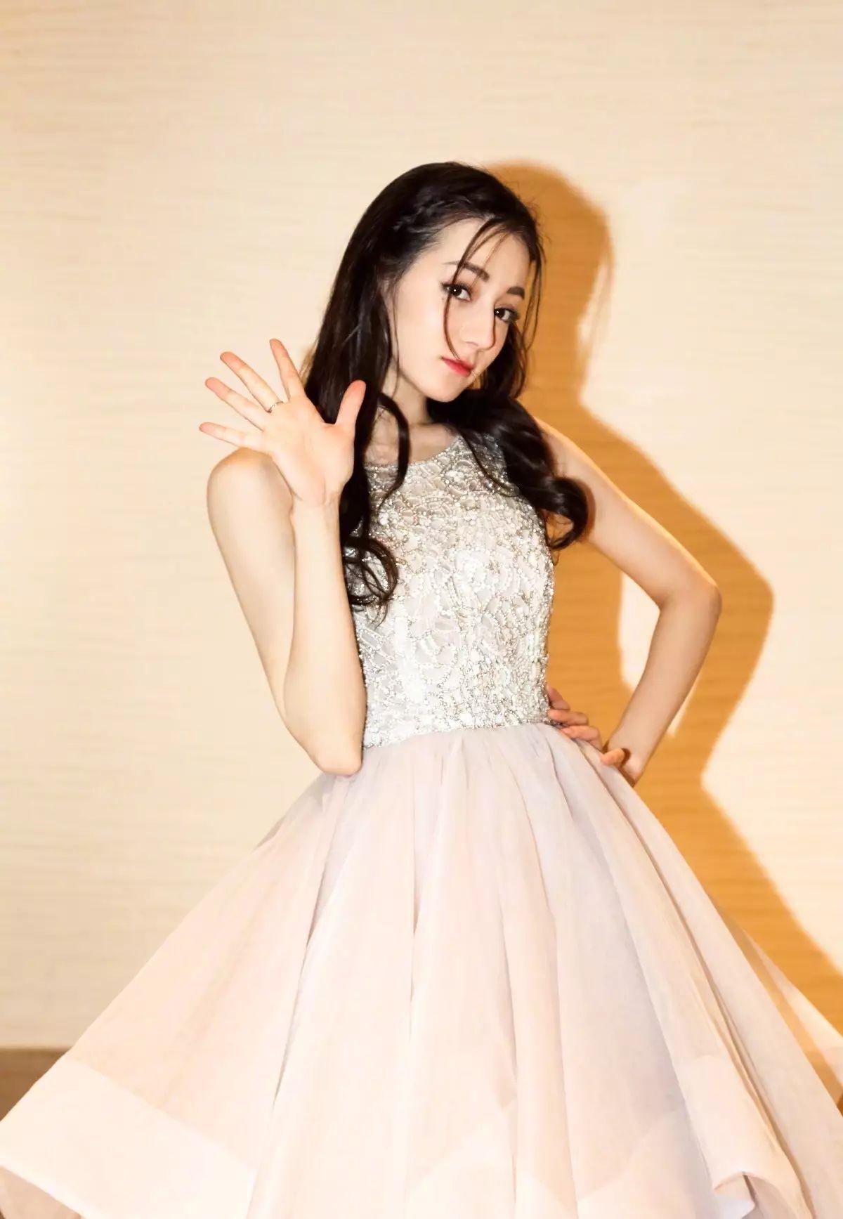 关晓彤江疏影的龙须刘海成为最chic的发型4种方法让你刘海长度尴尬期