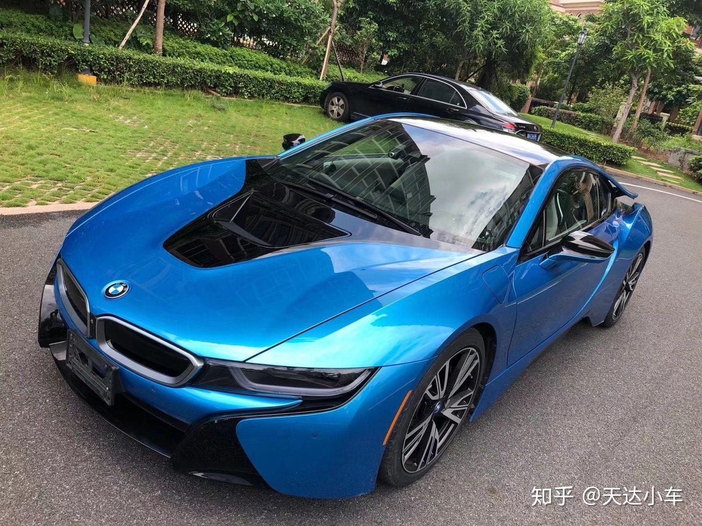 2017年款宝马i8蓝色米内两门四座抬头显视中置四驱搭载15t发动机和