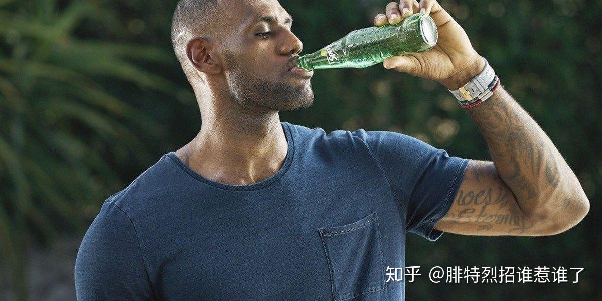 小朋友们吃鸡 v2-e130d1b20218df9439a99ce68a94b44b_r.jpg