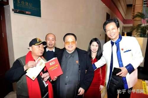 李殿仁中将为军品大王李长东签名，支持他走红色收藏道路，传播红色文化 - 知乎