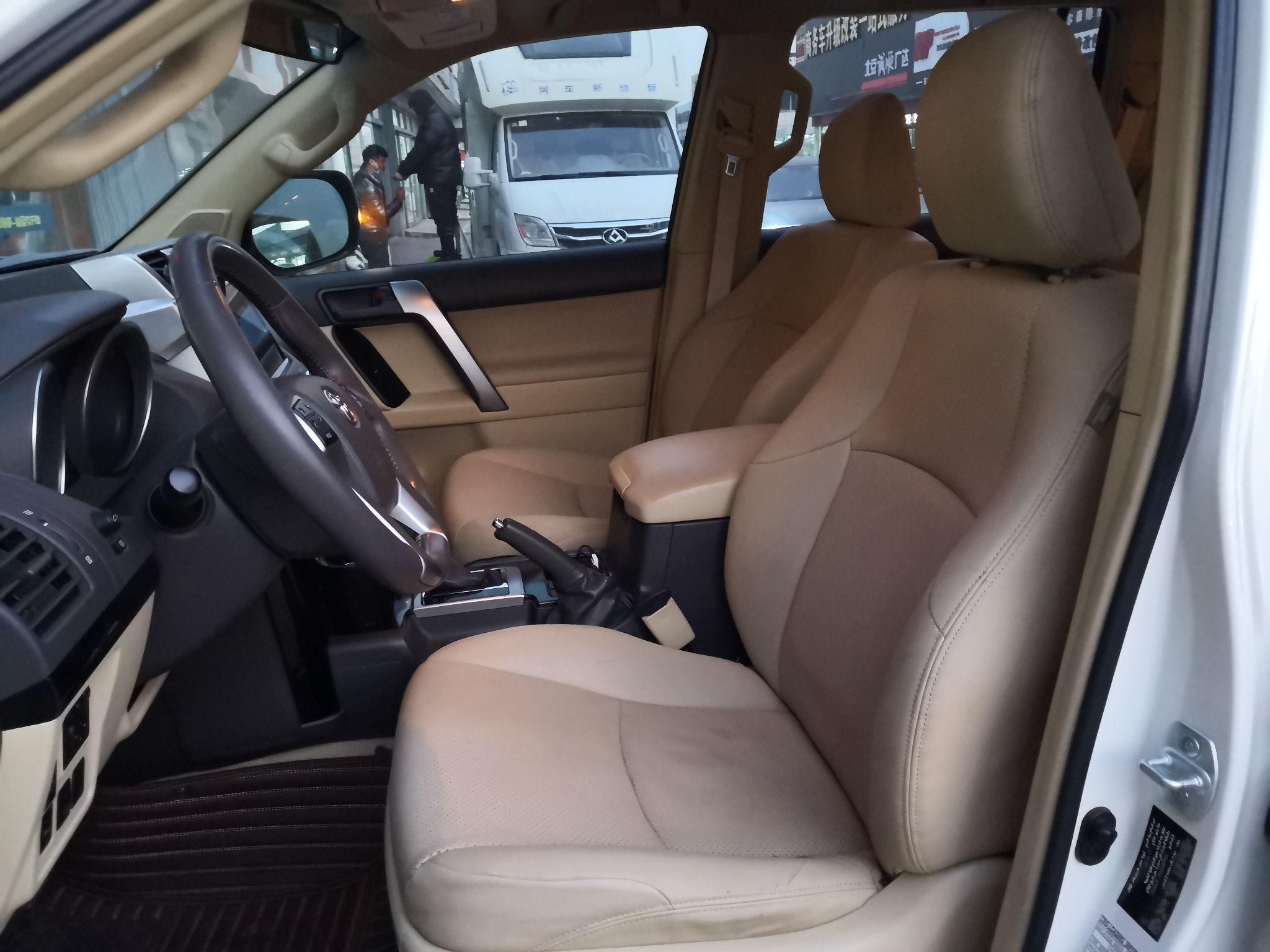 地球是圆的兜了一大圈丰田霸道内饰回归绒布