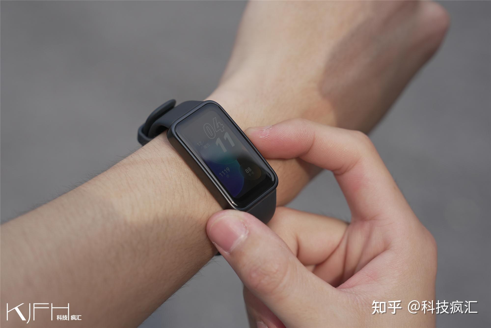 长续航"轻"体验,华为手环 8上手评测 - 知乎