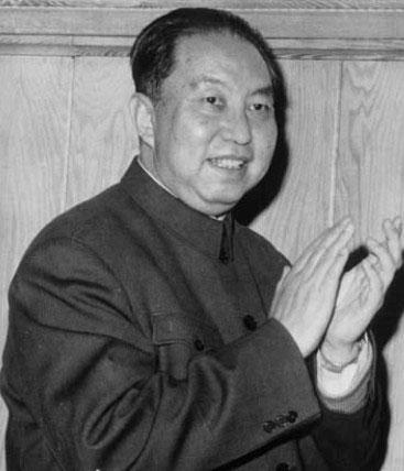 1976年，毛主席为何选华国锋为接班人？有三个理由让人心服口服 - 知乎