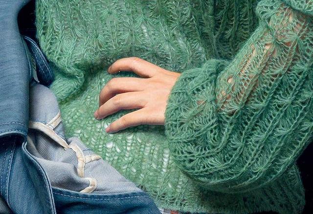 罗马都经历过巡展,无数人看到这幅作品都为之赞叹,站在冷军的作品前