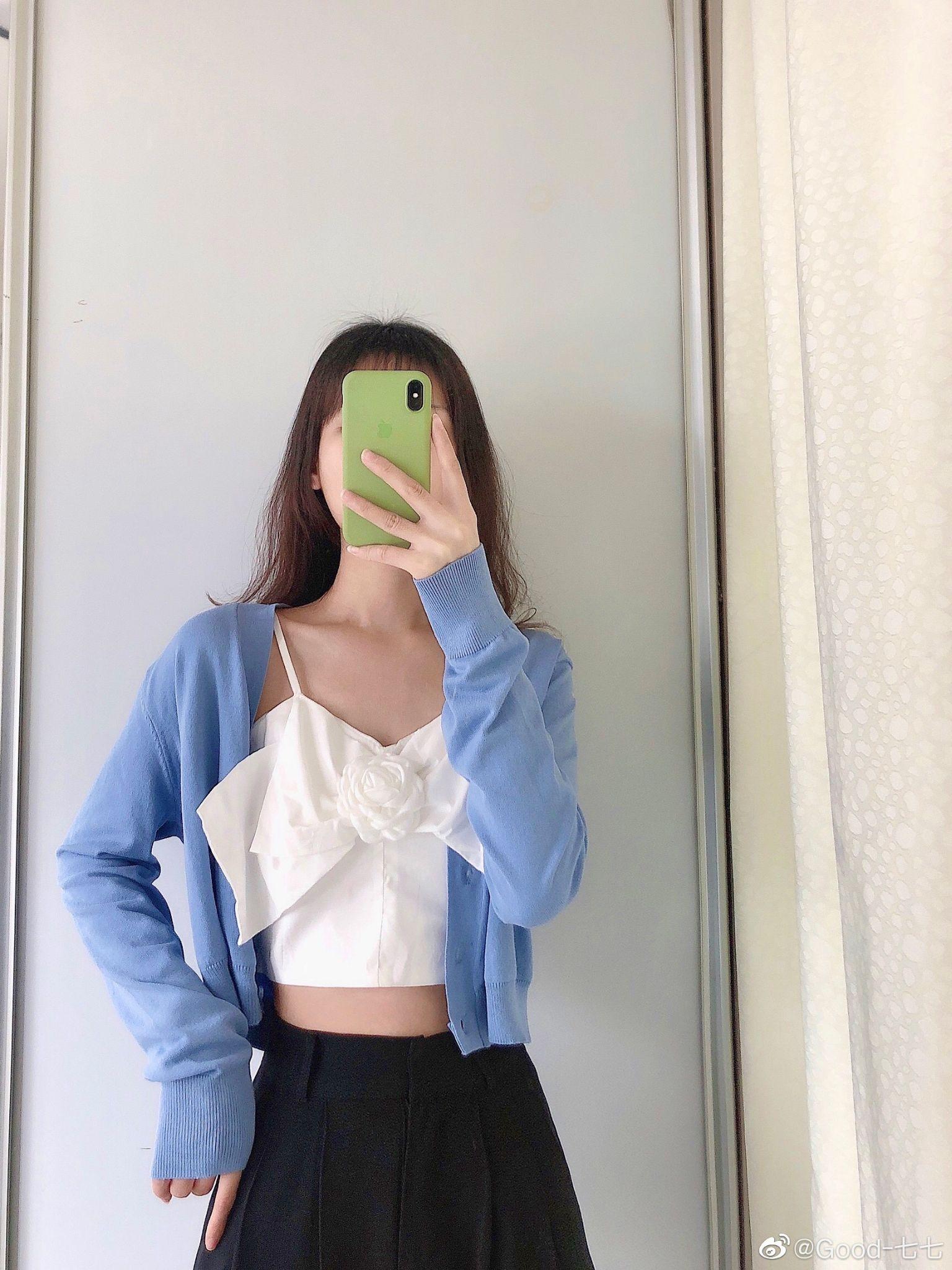 只能被迫困在家里当三十六线主播,每天晚上和我妹timi峡谷约上五排,啊