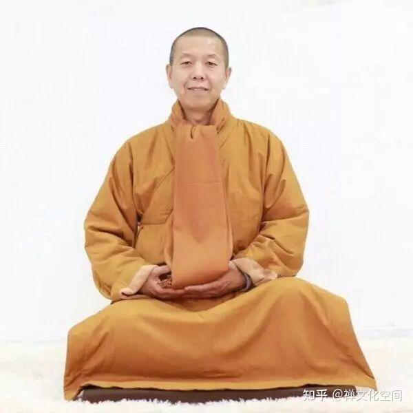 28日依黑龙江省五大连池风景区药泉山钟灵禅寺上觉下悟大和尚皈依三宝