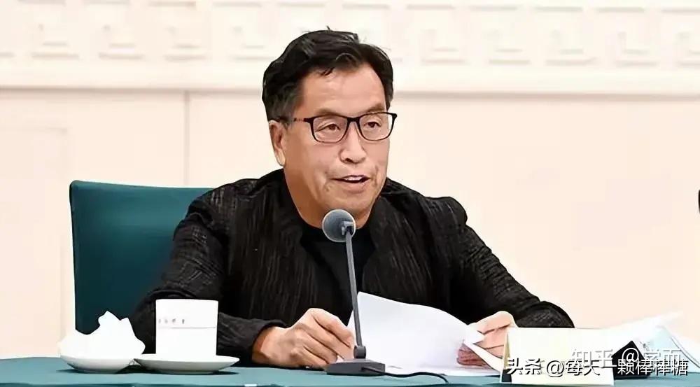 故宫博物院原常务副院长王亚民落马,他的柴门人家