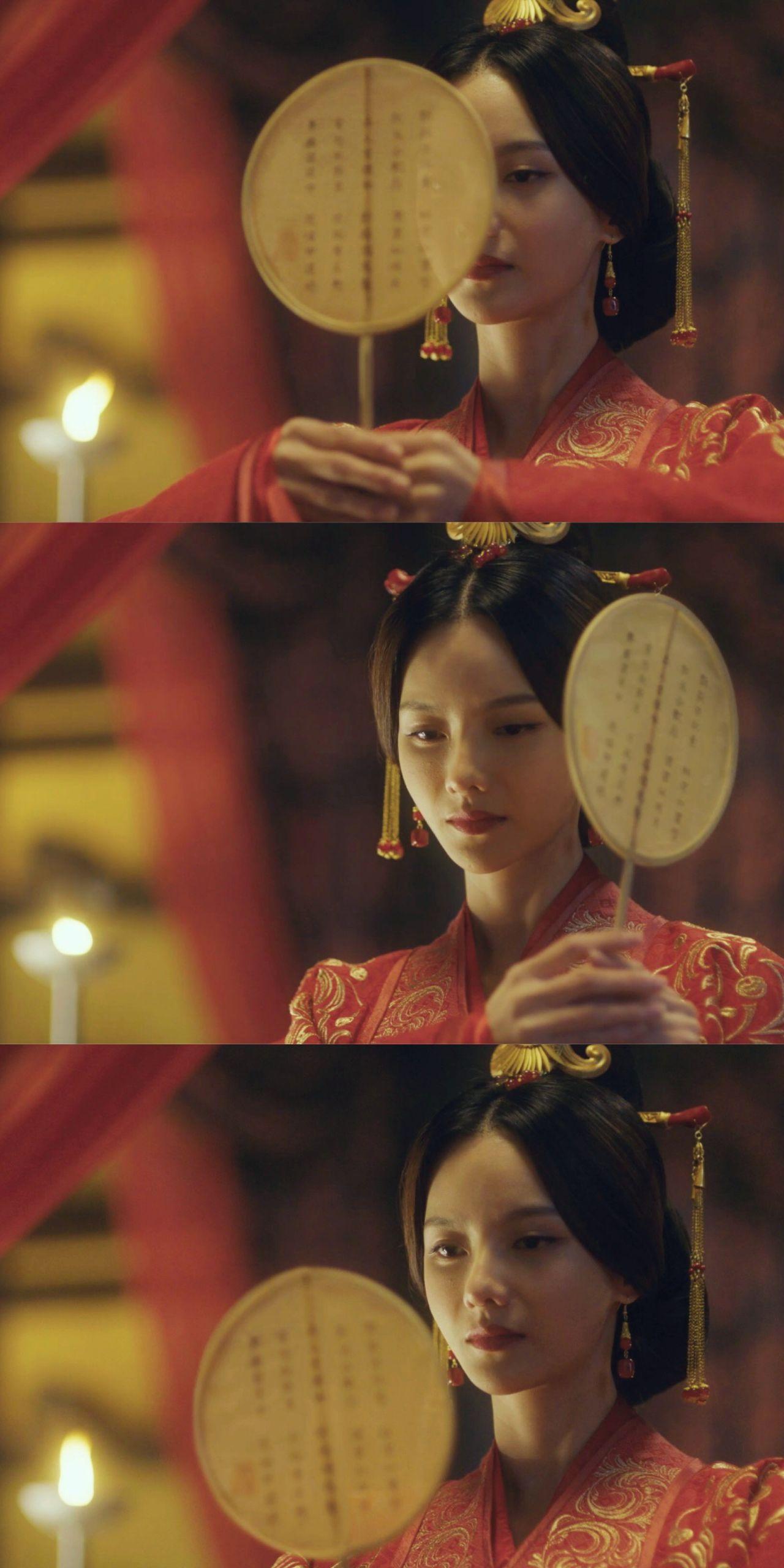 大婚时的团扇也被称为却扇,新娘旧时出嫁,须蒙头遮