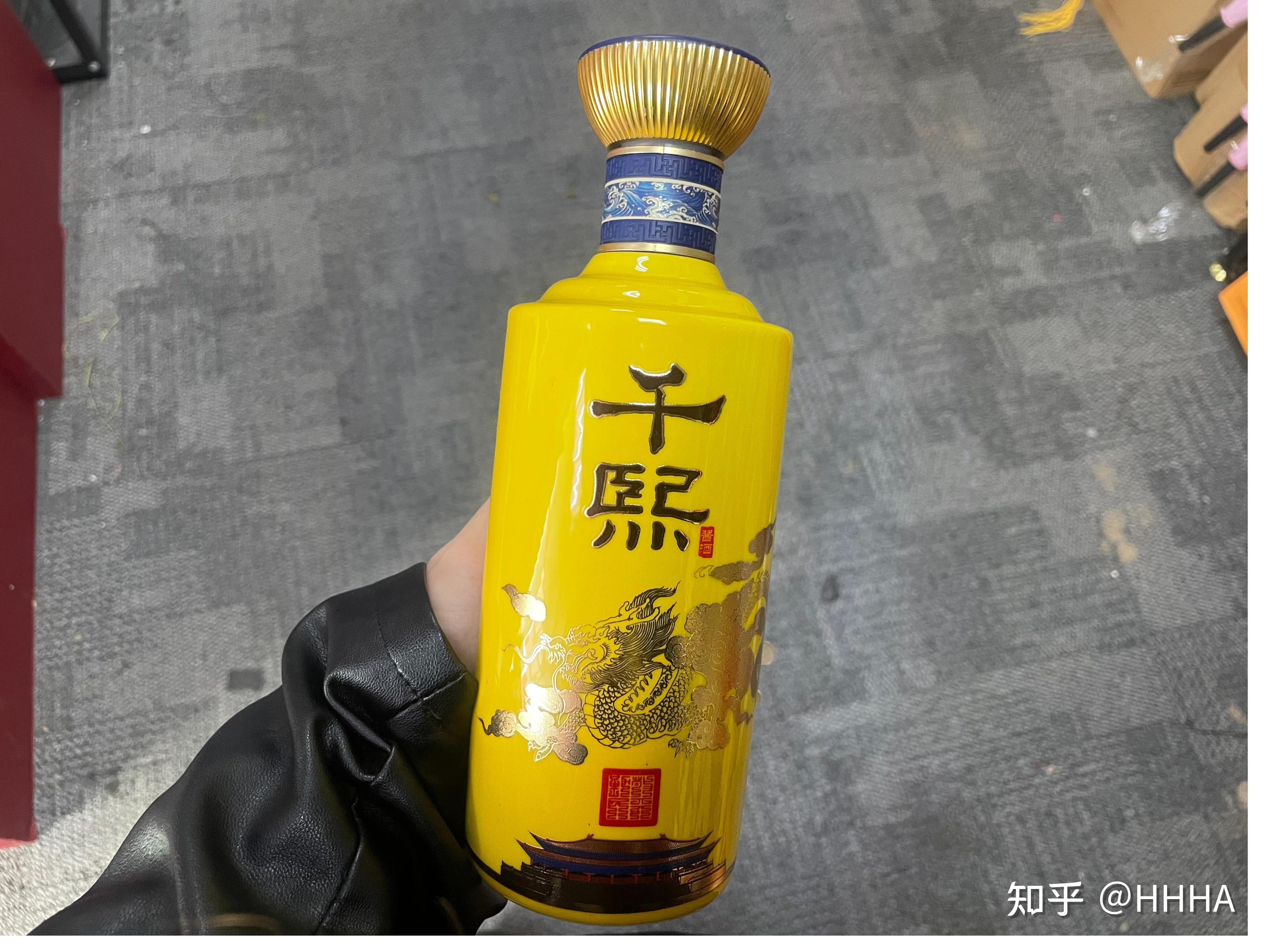 酱香白酒怎么品尝质量好坏，酱香型白酒怎么品尝好坏