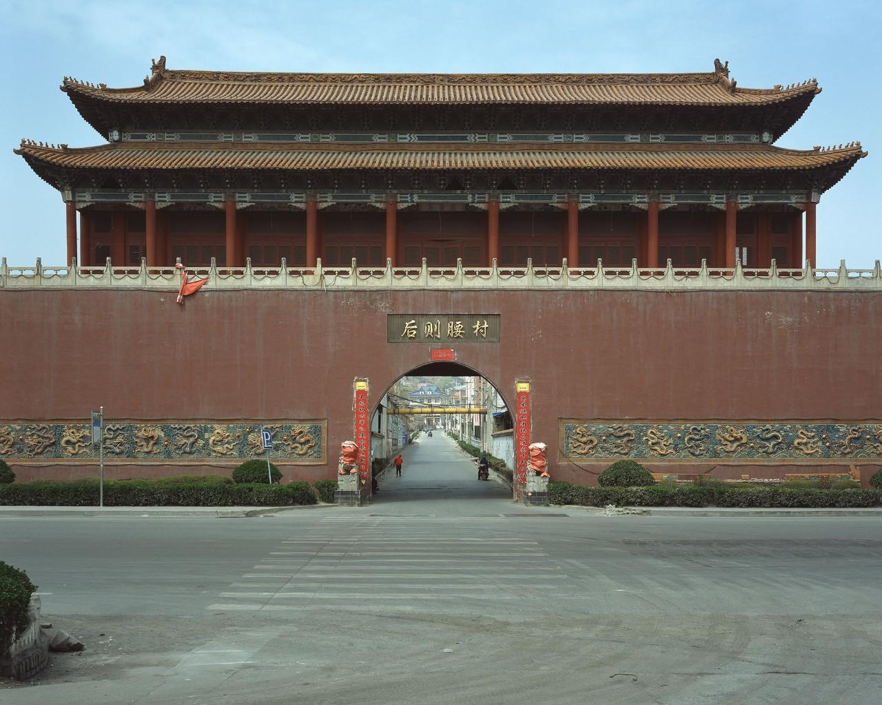 山西伪天安门鬼城烂尾楼他用15年拍下一个荒诞中国