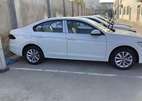 2021款大众宝来实车到店白色车身简洁大方14t动力充沛