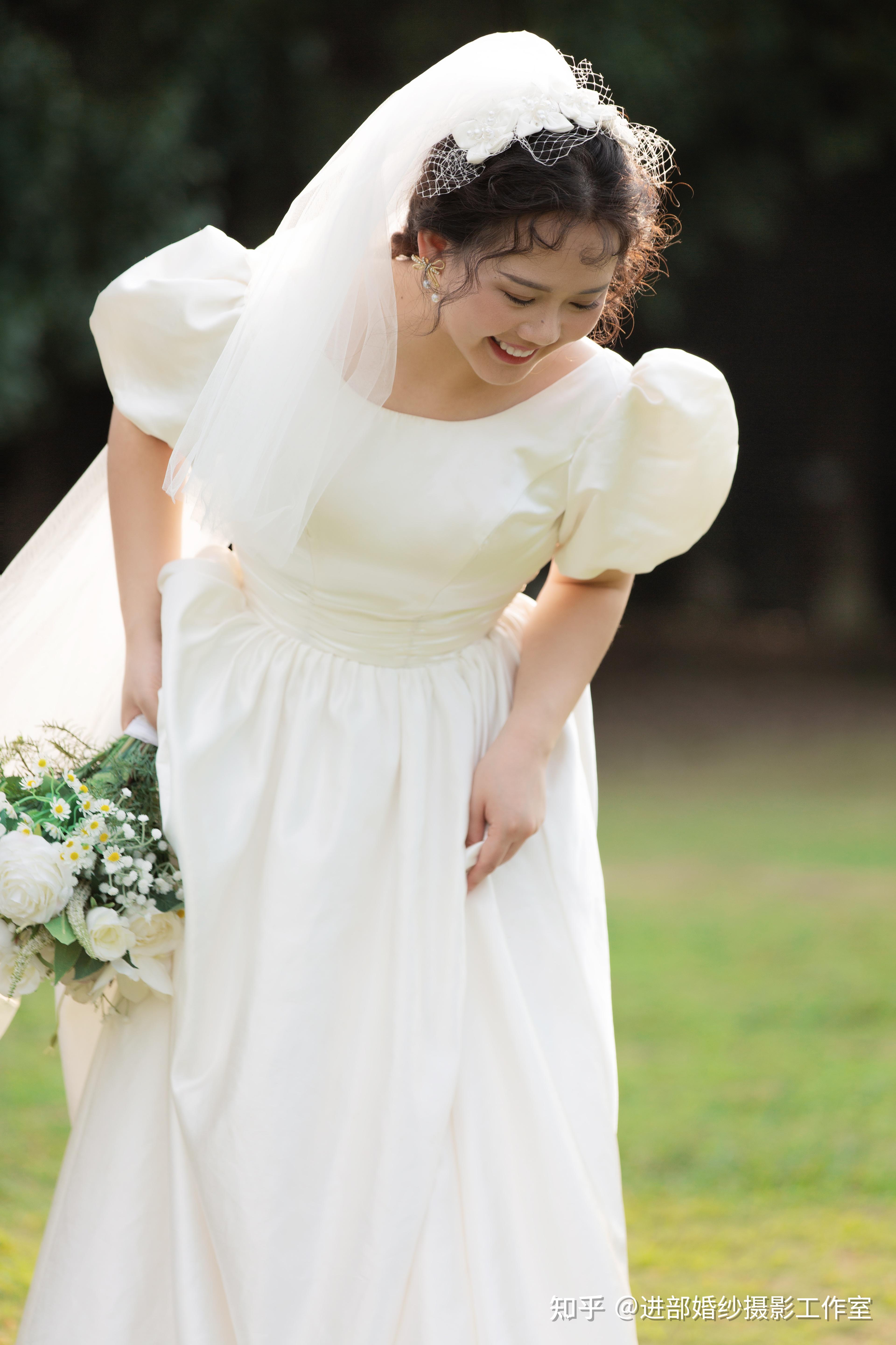 微胖女孩的婚纱照图片