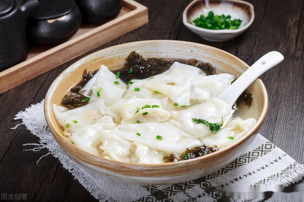 口感q弹有嚼劲的鲜虾小馄饨味道鲜美早餐吃上一碗幸福感十足