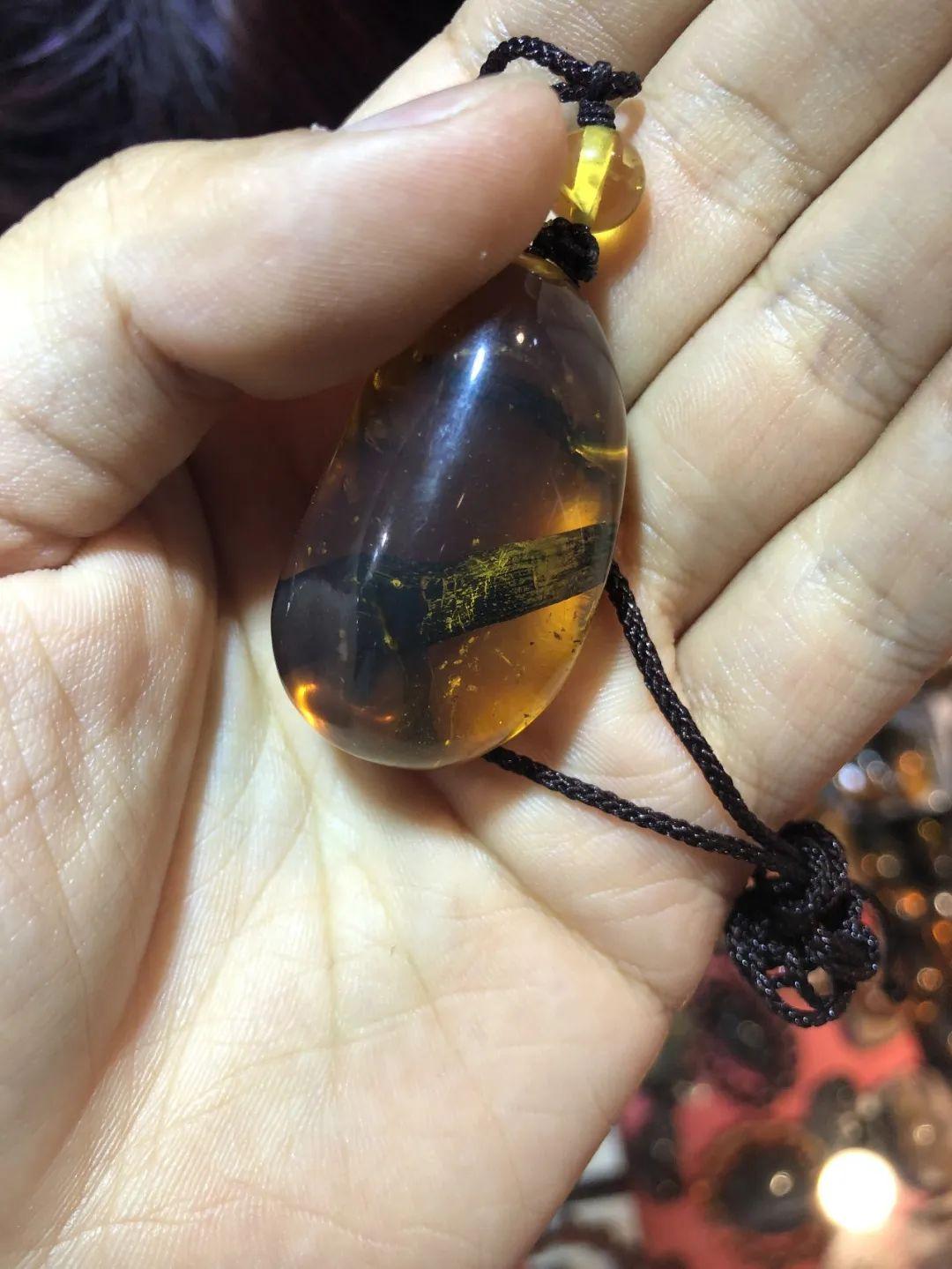 对,我也上了潘家园门口卖塑料琥珀的当 - 知乎