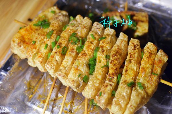 《人生一串》的长沙烧烤韭菜路边摊