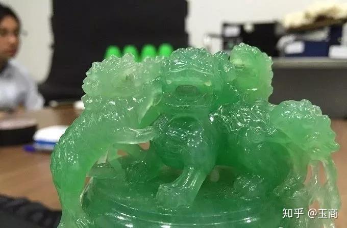 捡宝真事：1万欧元买的翡翠香炉，专家鉴定后价值30万！ - 知乎